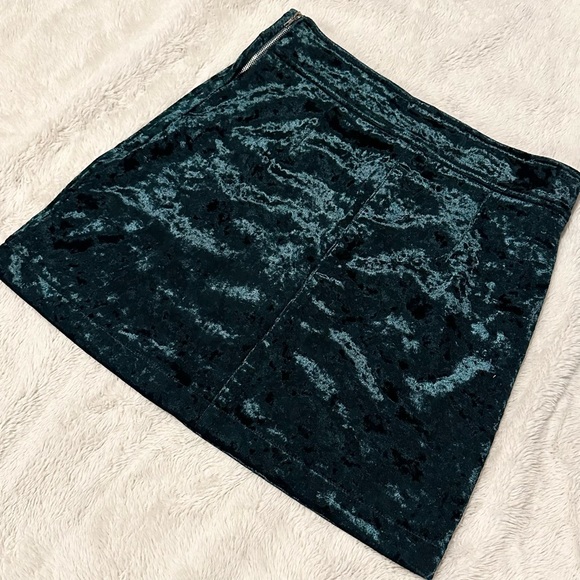 Emerald Green Faux Suede Skirt - Picture 3 of 5